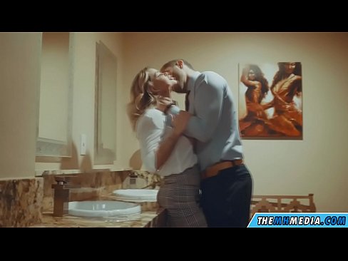 ❤️ Döşlü sarışın sizi ictimai tualetdə aldatdıqda Anal porno bizdə az.dreamypassionjourney.ru ❌❤